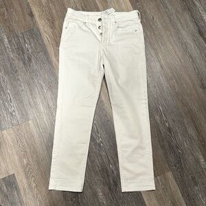 NWT American Eagle white Tomgirl jeans sz6
